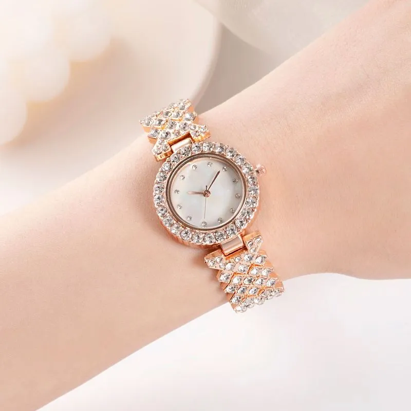 Chic Simple Women's Quartz Watch with Diamond Accents - Elegant Alloy Timepiece